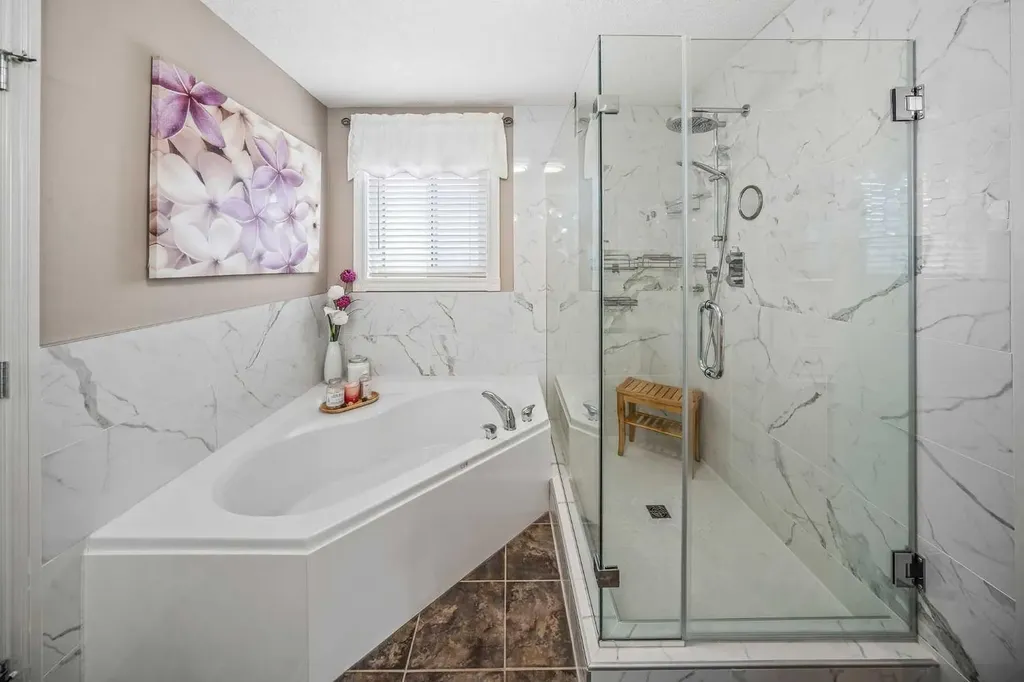 66 Crestmont Drive SW Calgary AB T3B 5X7