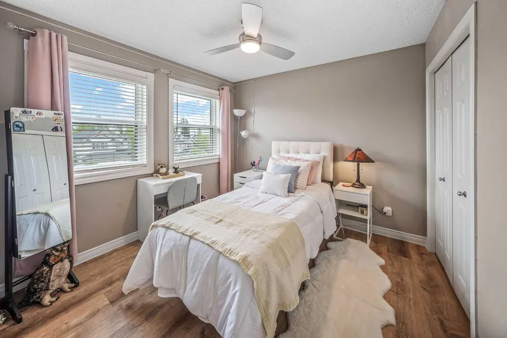 66 Crestmont Drive SW Calgary AB T3B 5X7