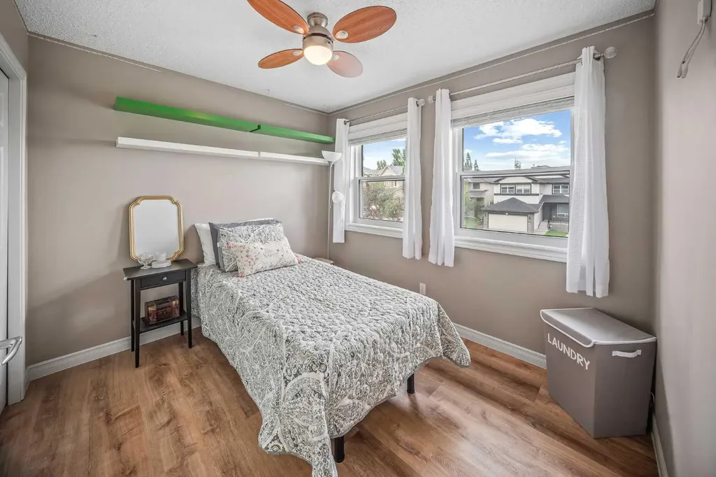 66 Crestmont Drive SW Calgary AB T3B 5X7