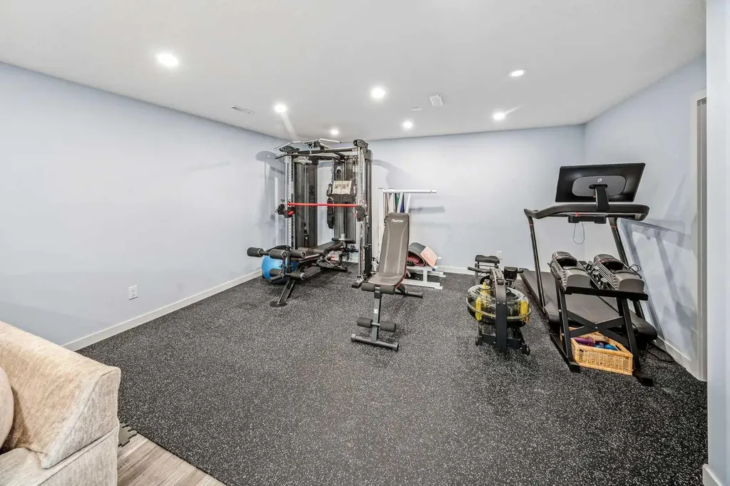 66 Crestmont Drive SW Calgary AB T3B 5X7