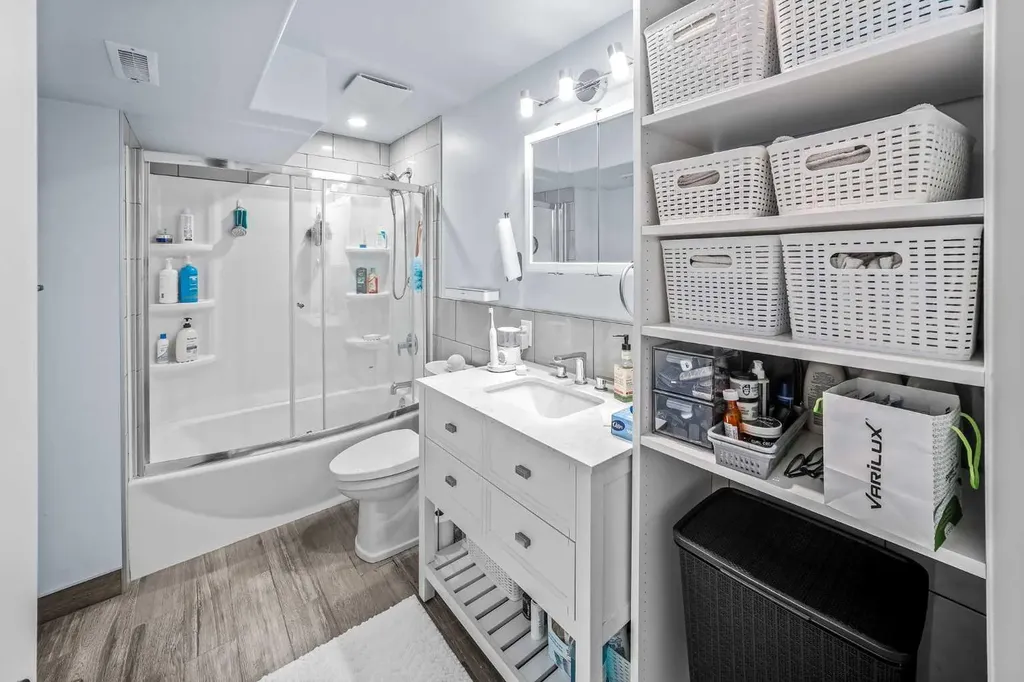 66 Crestmont Drive SW Calgary AB T3B 5X7