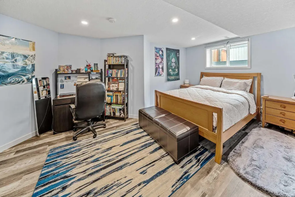 66 Crestmont Drive SW Calgary AB T3B 5X7