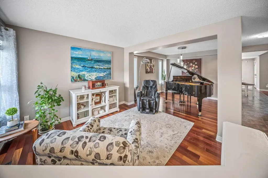 66 Crestmont Drive SW Calgary AB T3B 5X7