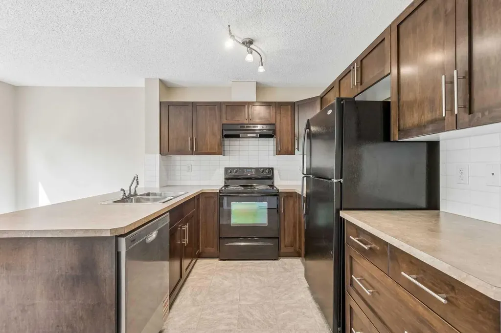 105 Drake Landing Common Okotoks AB T1S 0C9