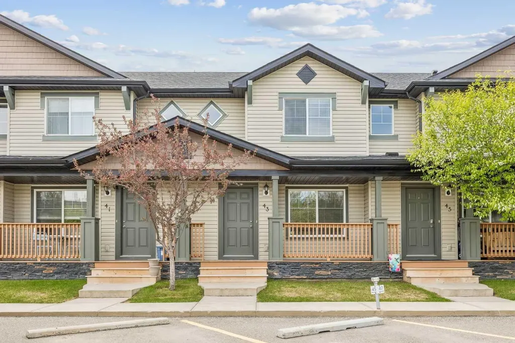 105 Drake Landing Common Okotoks AB T1S 0C9