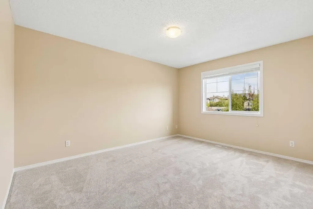 105 Drake Landing Common Okotoks AB T1S 0C9