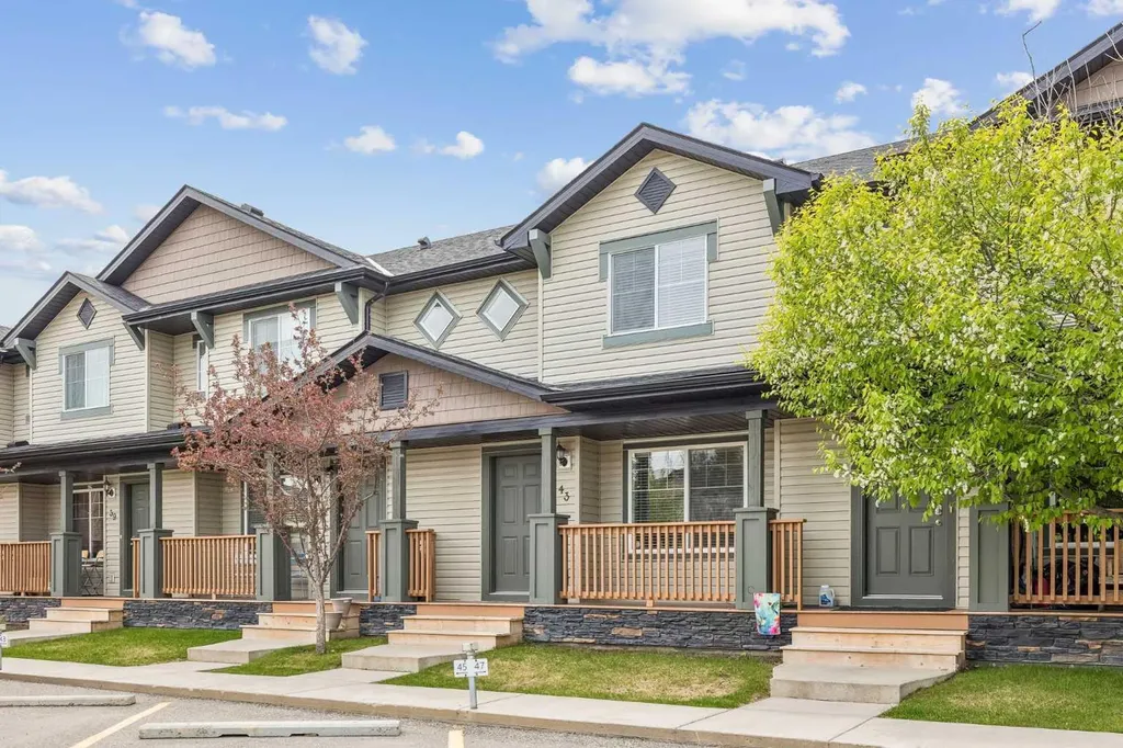 105 Drake Landing Common Okotoks AB T1S 0C9