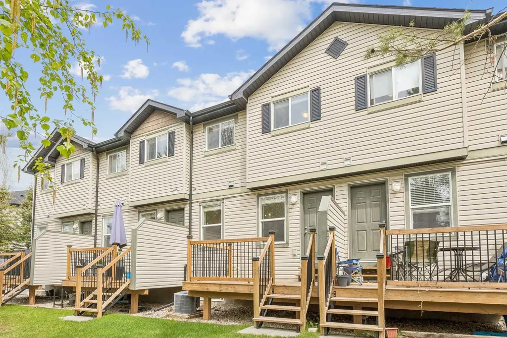 105 Drake Landing Common Okotoks AB T1S 0C9