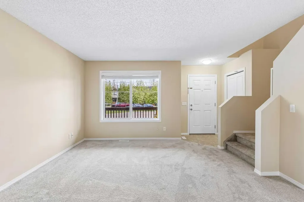 105 Drake Landing Common Okotoks AB T1S 0C9