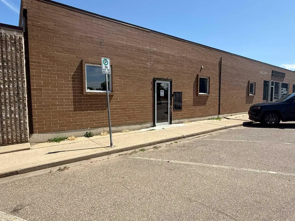 1577 Dunmore Road SE Medicine Hat AB T1A1Z8