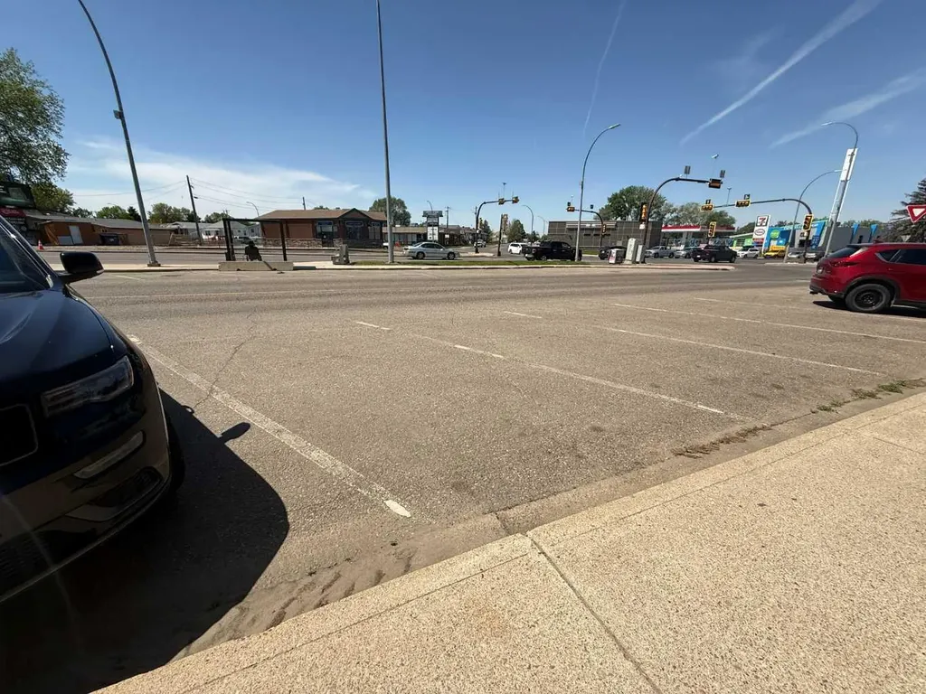 1577 Dunmore Road SE Medicine Hat AB T1A1Z8