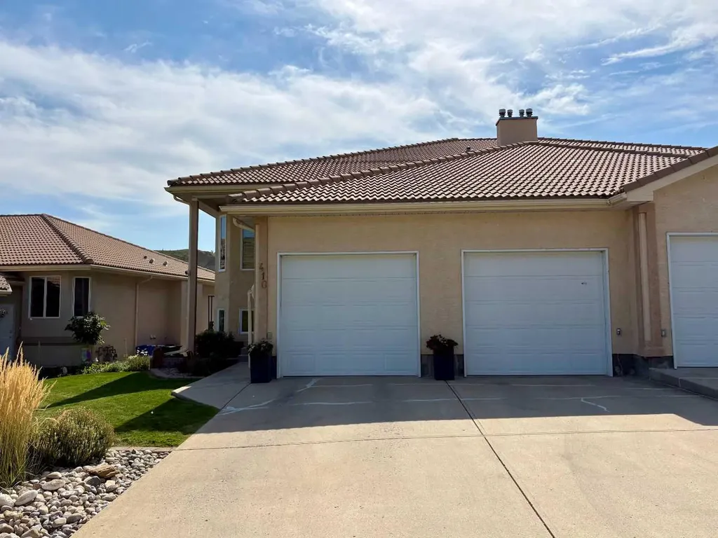 410 Canyon Boulevard W Lethbridge AB T1K 6V2