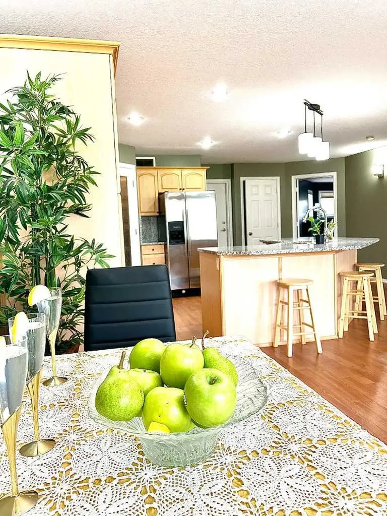 410 Canyon Boulevard W Lethbridge AB T1K 6V2