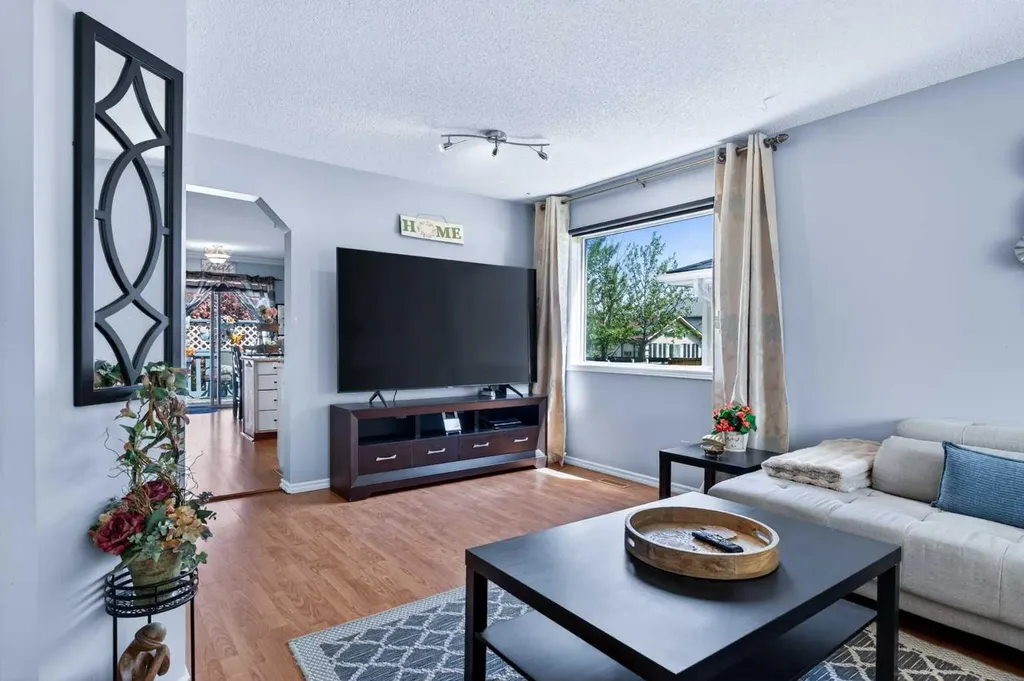 159 Fresno Place NE Calgary AB T1Y 6Y2