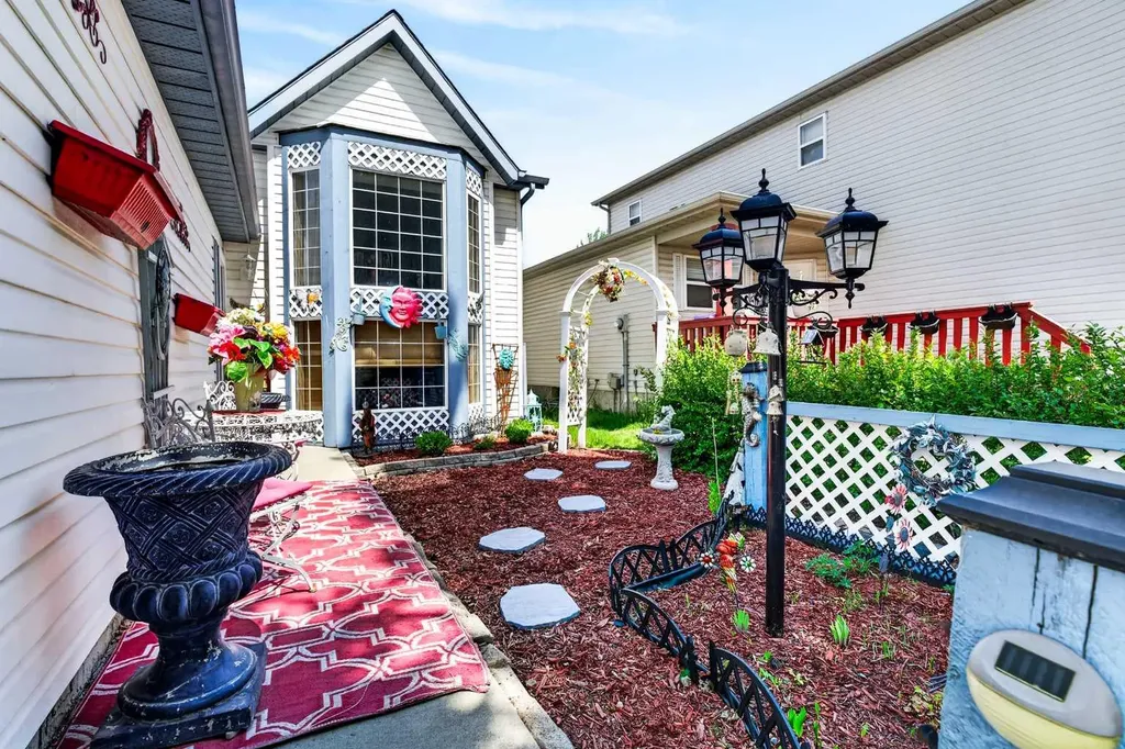 159 Fresno Place NE Calgary AB T1Y 6Y2