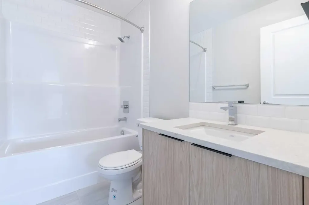 19489 Main Street SE Calgary AB T3M 3J3