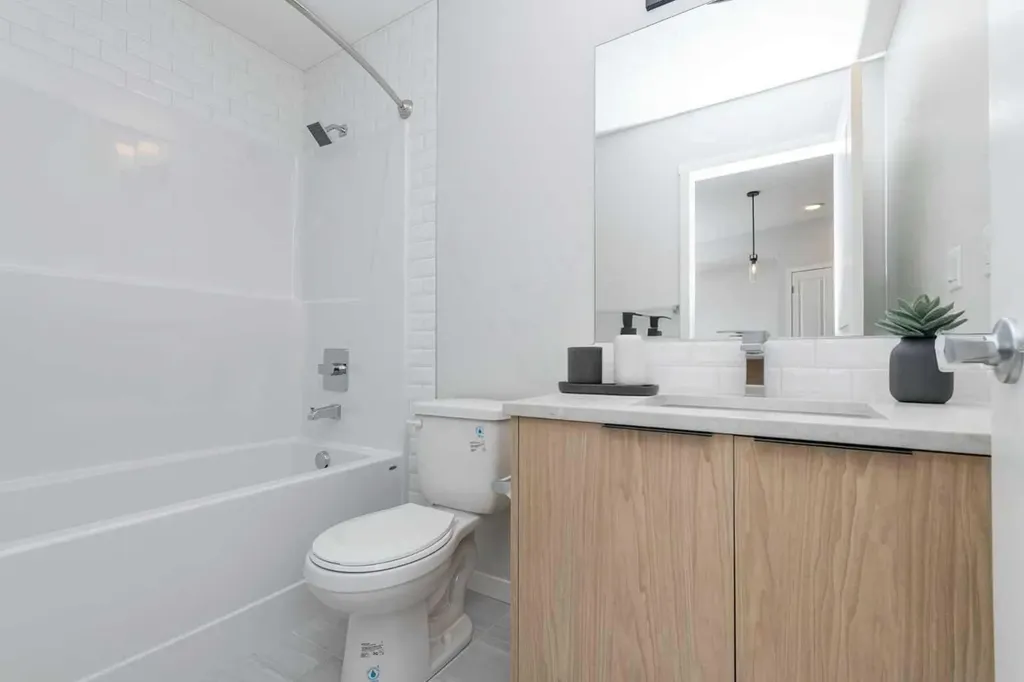 19489 Main Street SE Calgary AB T3M 3J3