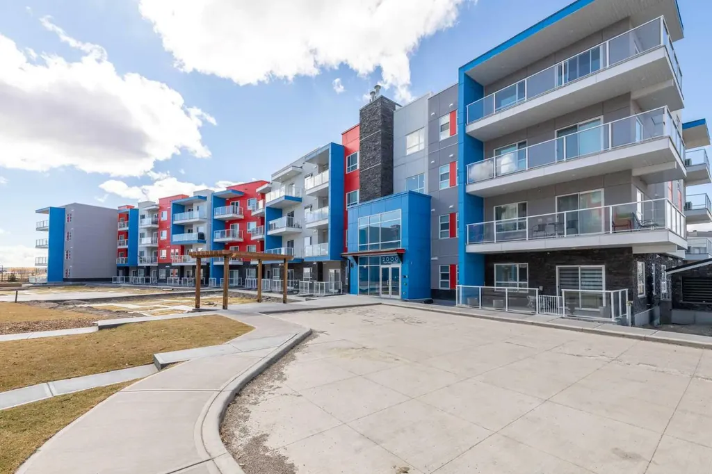 19489 Main Street SE Calgary AB T3M 3J3