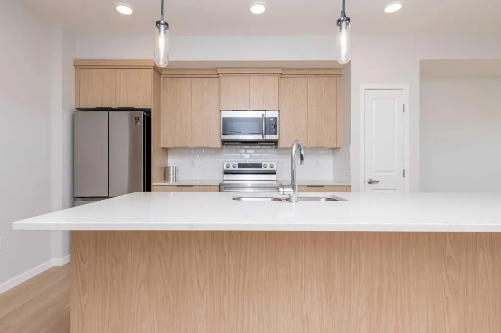 19489 Main Street SE Calgary AB T3M 3J3