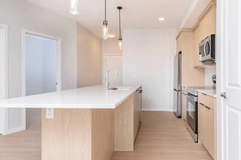19489 Main Street SE Calgary AB T3M 3J3