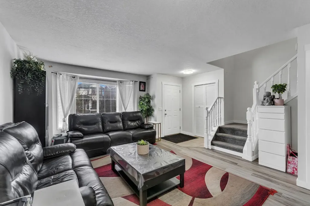 192 Martin Crossing Crescent NE Calgary AB T3J 3T1