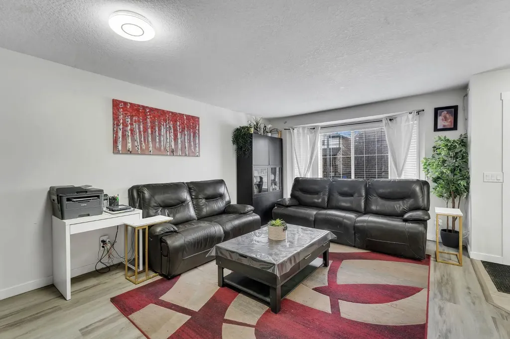 192 Martin Crossing Crescent NE Calgary AB T3J 3T1