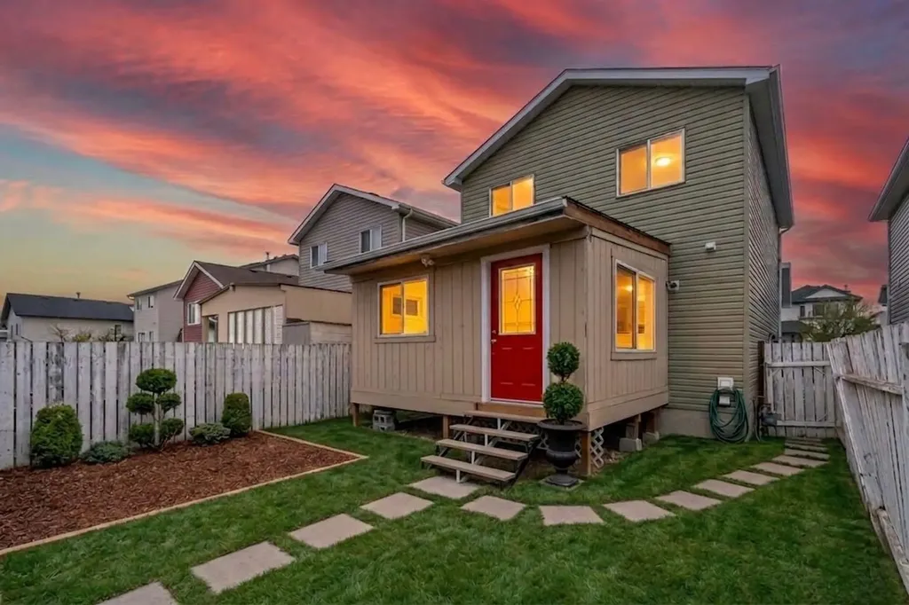 192 Martin Crossing Crescent NE Calgary AB T3J 3T1