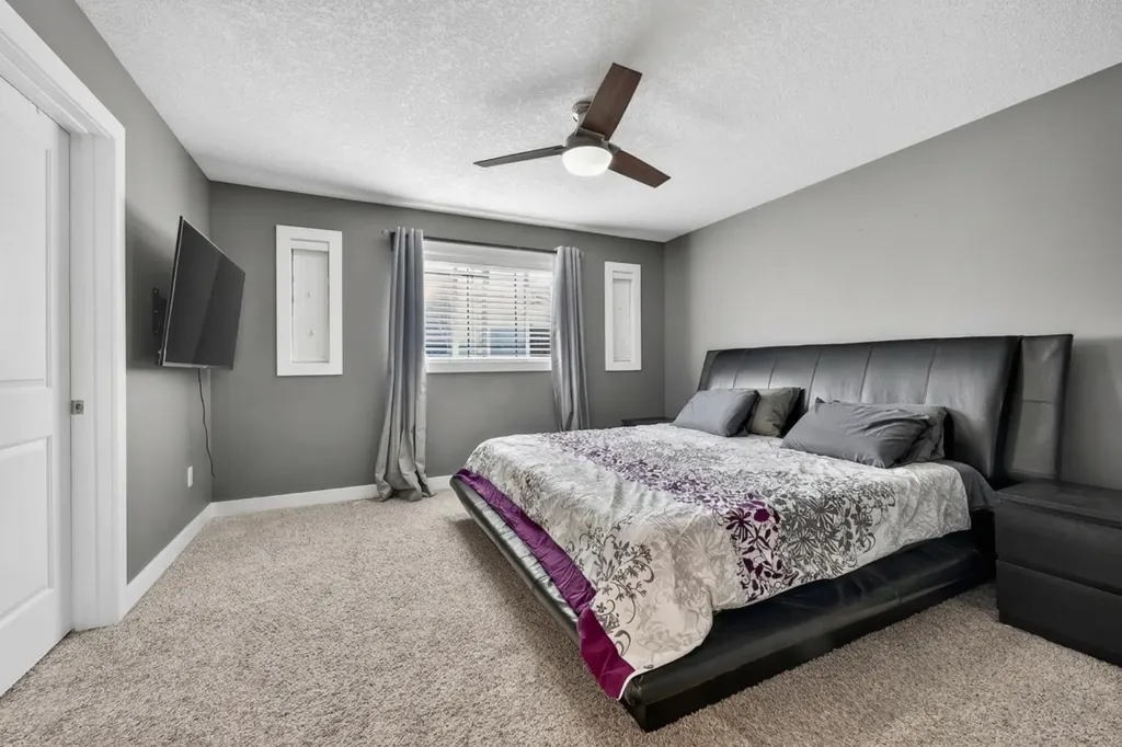 7104 36 Avenue NW Calgary AB T3B 1T8