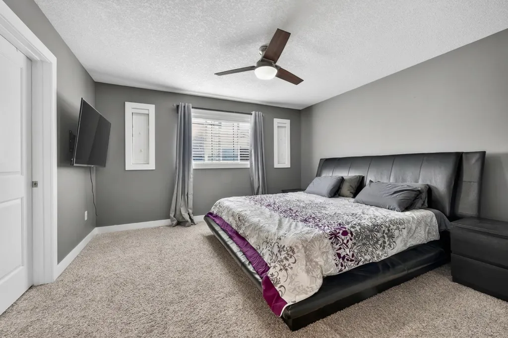 7104 36 Avenue NW Calgary AB T3B 1T8