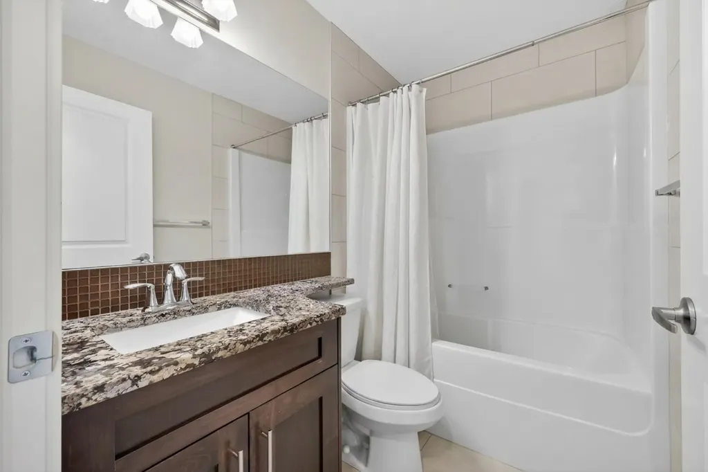 7104 36 Avenue NW Calgary AB T3B 1T8