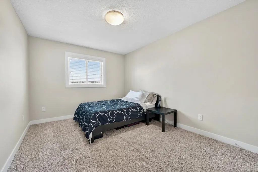 7104 36 Avenue NW Calgary AB T3B 1T8
