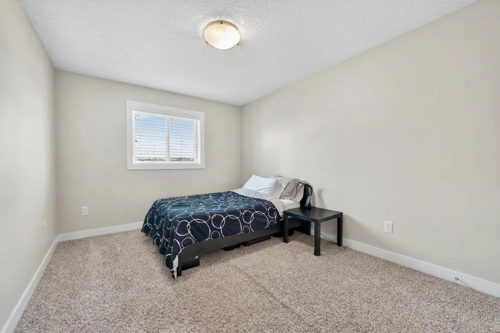 7104 36 Avenue NW Calgary AB T3B 1T8