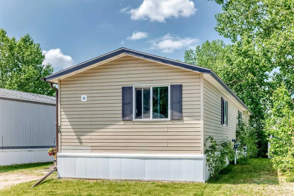 76 Westwood Court Innisfail AB T4G 1S2