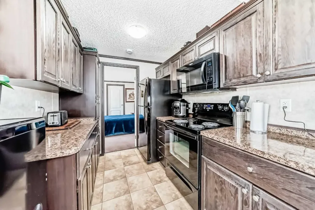 76 Westwood Court Innisfail AB T4G 1S2