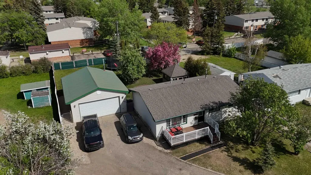 9811 95 Street Grande Prairie AB T8V 1Z3