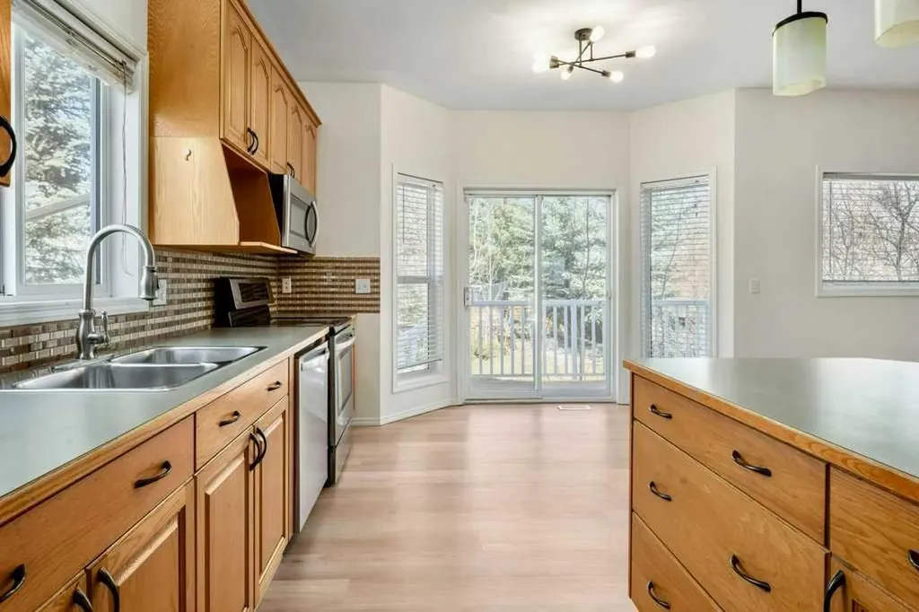 1406 High Country Drive NW High River AB T1V 1Y9