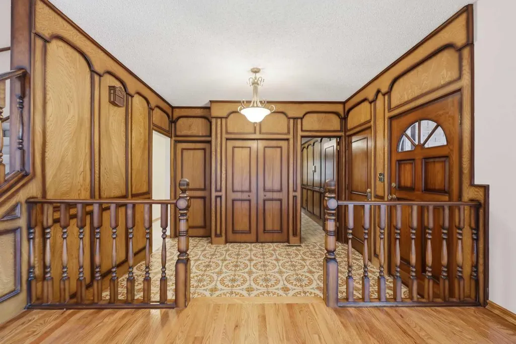 480 Berkley Crescent NW Calgary AB T3K1A8