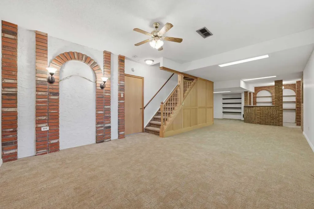480 Berkley Crescent NW Calgary AB T3K1A8