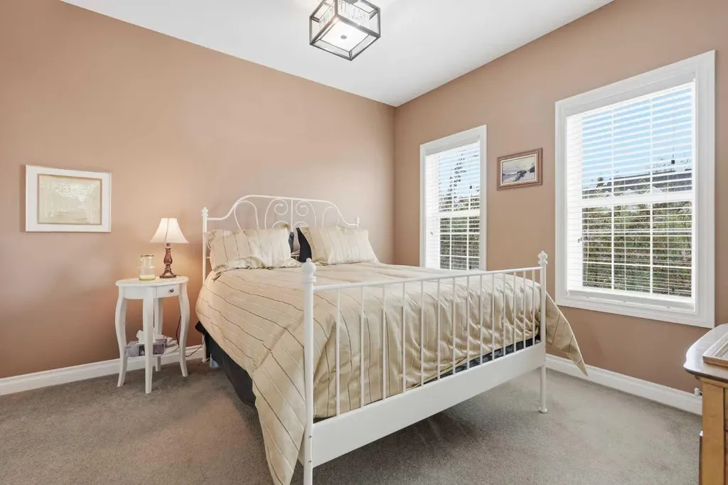 14 Somme Boulevard SW Calgary AB T2T 6K6