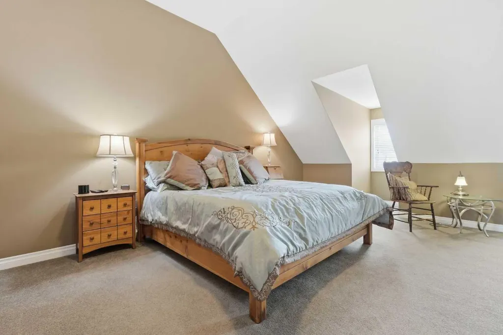 14 Somme Boulevard SW Calgary AB T2T 6K6