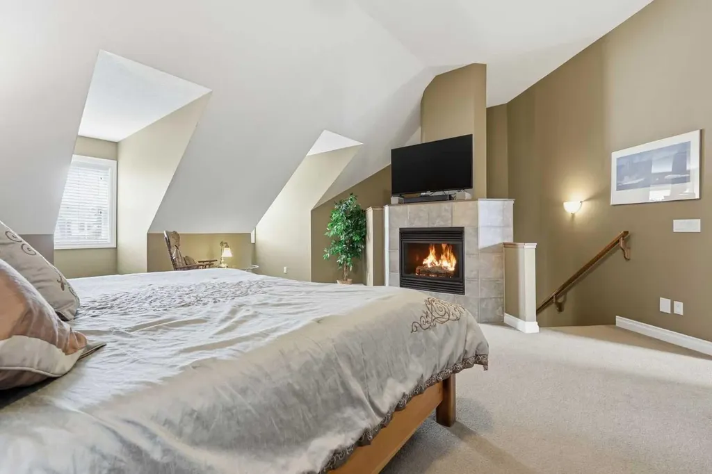 14 Somme Boulevard SW Calgary AB T2T 6K6