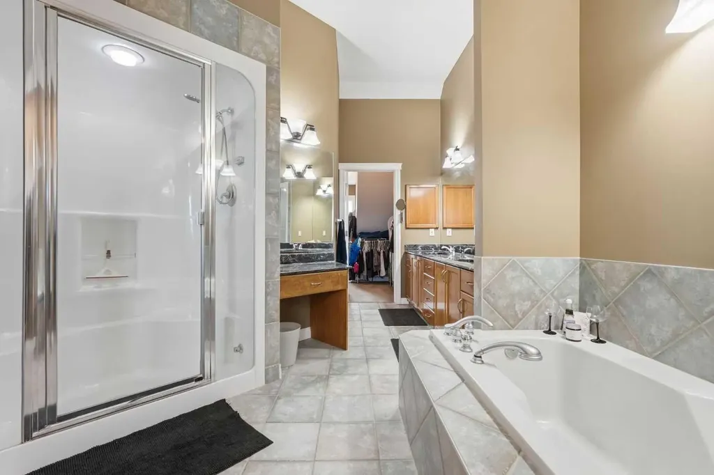 14 Somme Boulevard SW Calgary AB T2T 6K6