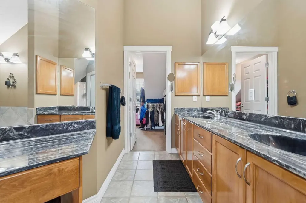 14 Somme Boulevard SW Calgary AB T2T 6K6