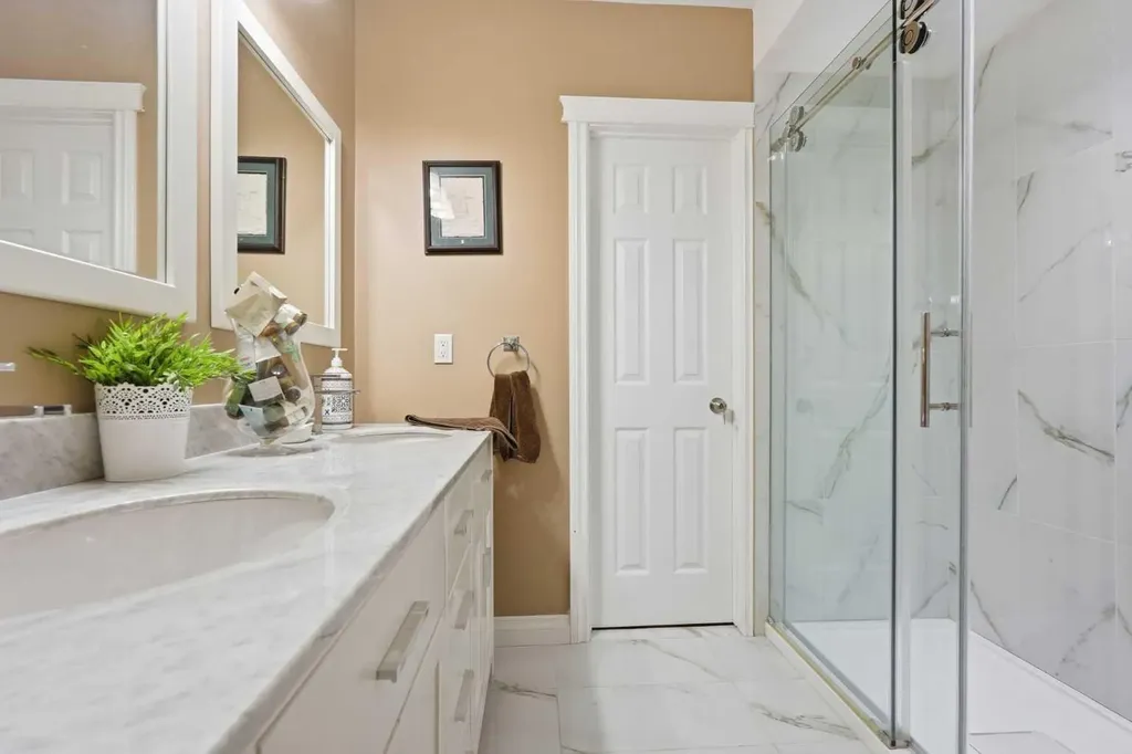 14 Somme Boulevard SW Calgary AB T2T 6K6