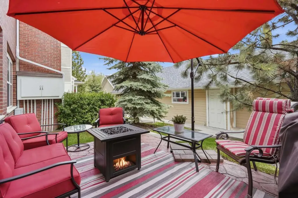 14 Somme Boulevard SW Calgary AB T2T 6K6