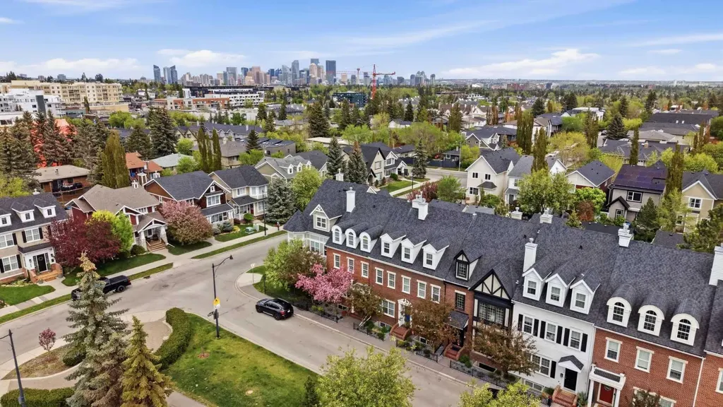 14 Somme Boulevard SW Calgary AB T2T 6K6
