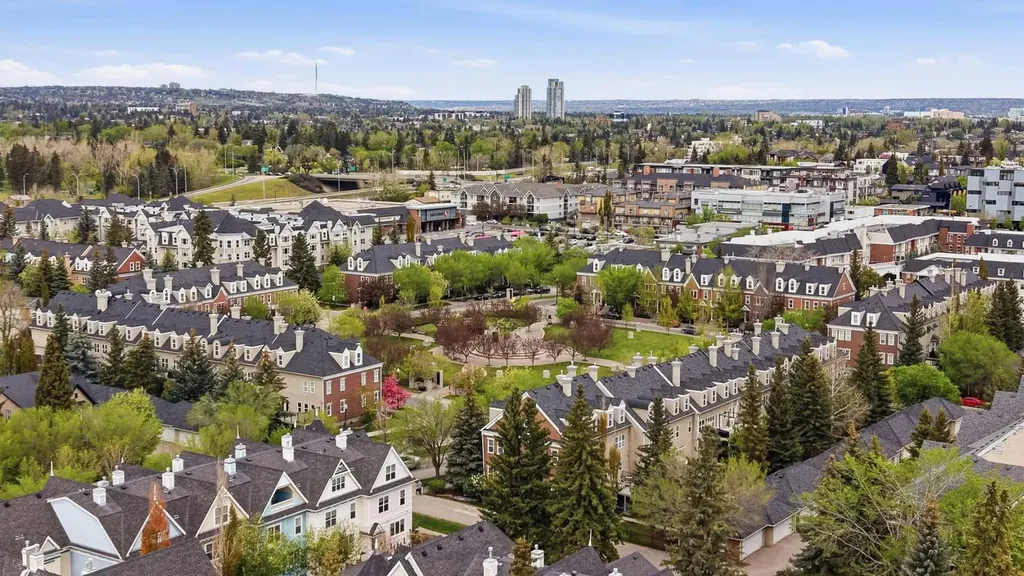 14 Somme Boulevard SW Calgary AB T2T 6K6