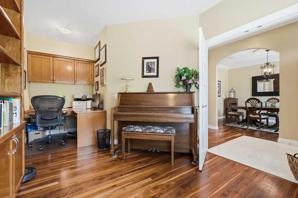 14 Somme Boulevard SW Calgary AB T2T 6K6