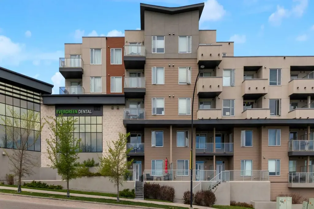30 Shawnee Common SW Calgary AB T2Y 0R1