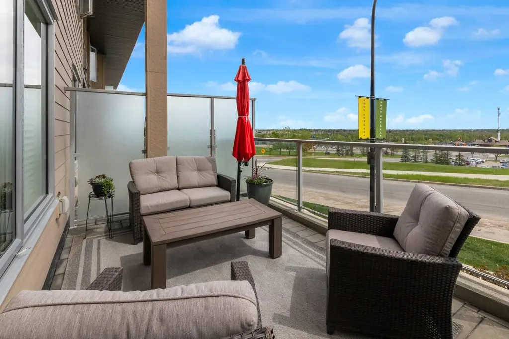 30 Shawnee Common SW Calgary AB T2Y 0R1